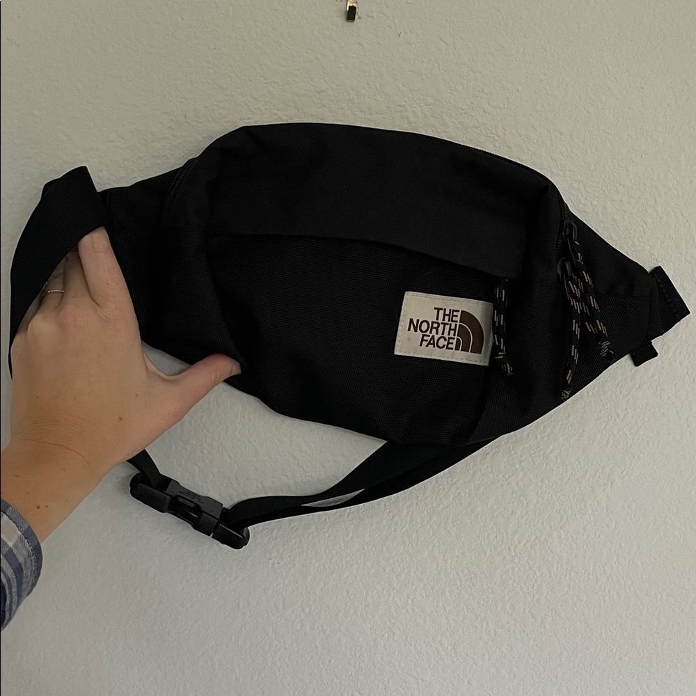 The North Face Men's Black Belt Bag